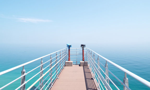 beach-binoculars-blue-533937